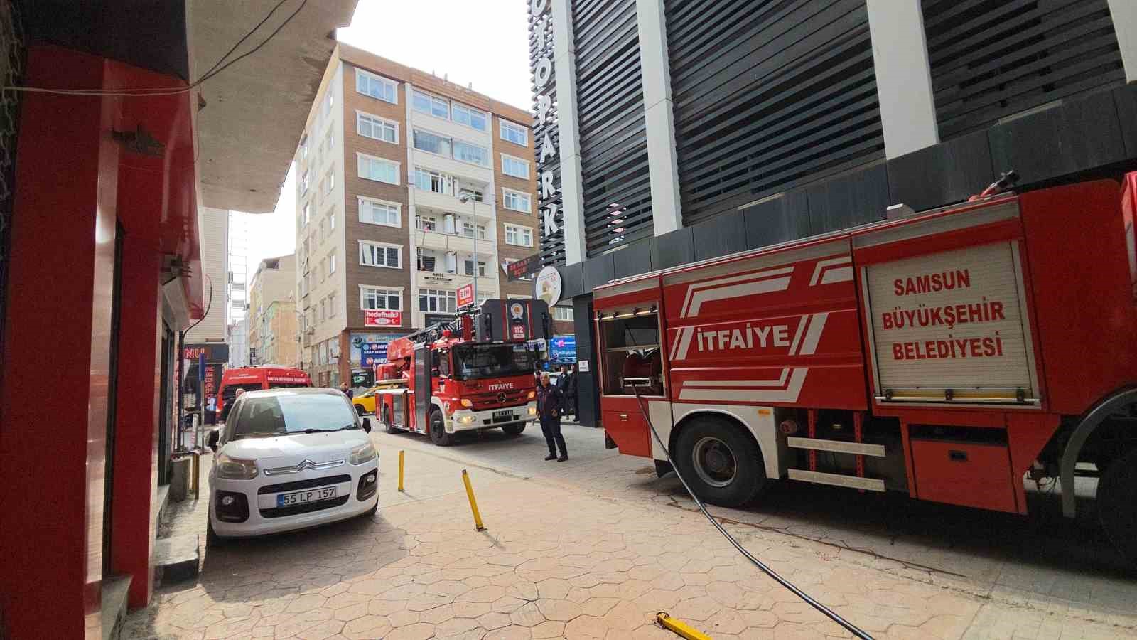 Bulaşık makinesi alev aldı, yangın büyümeden söndürüldü 5 bulasik makinesi alev aldi yangin buyumeden sonduruldu 1 MsPBSIAp