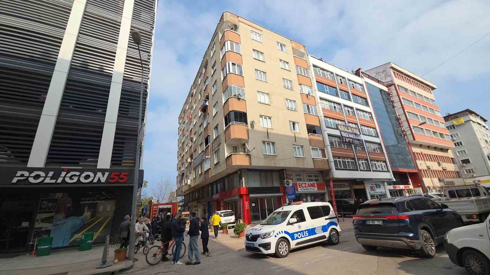 Bulaşık makinesi alev aldı, yangın büyümeden söndürüldü 7 bulasik makinesi alev aldi yangin buyumeden sonduruldu 3 clz5kPfi