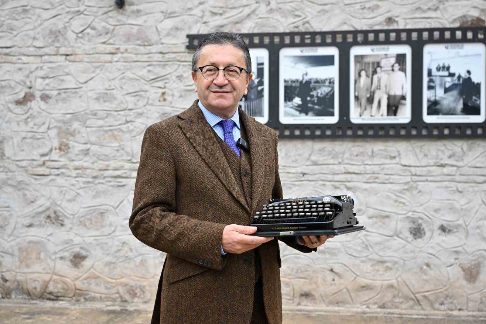 bulent ecevitin 70 yillik daktilosu ulucanlar cezaevi muzesinde 0 F64FUktM