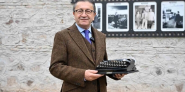 bulent-ecevitin-70-yillik-daktilosu-ulucanlar-cezaevi-muzesinde-ailmhadS.jpg