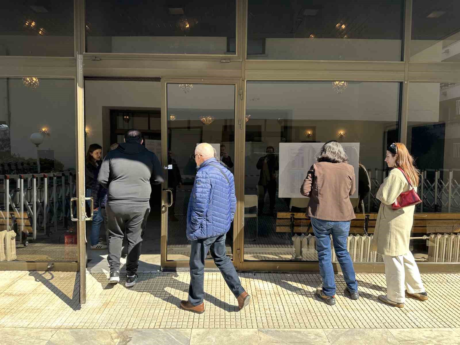 Bulgaristan 5 yılda 8’inci kez sandık başında: Türkiye’de 27 sandık kuruldu 5 bulgaristan 5 yilda 8inci kez sandik basinda turkiyede 27 sandik kuruldu 1 uJzvsnjA