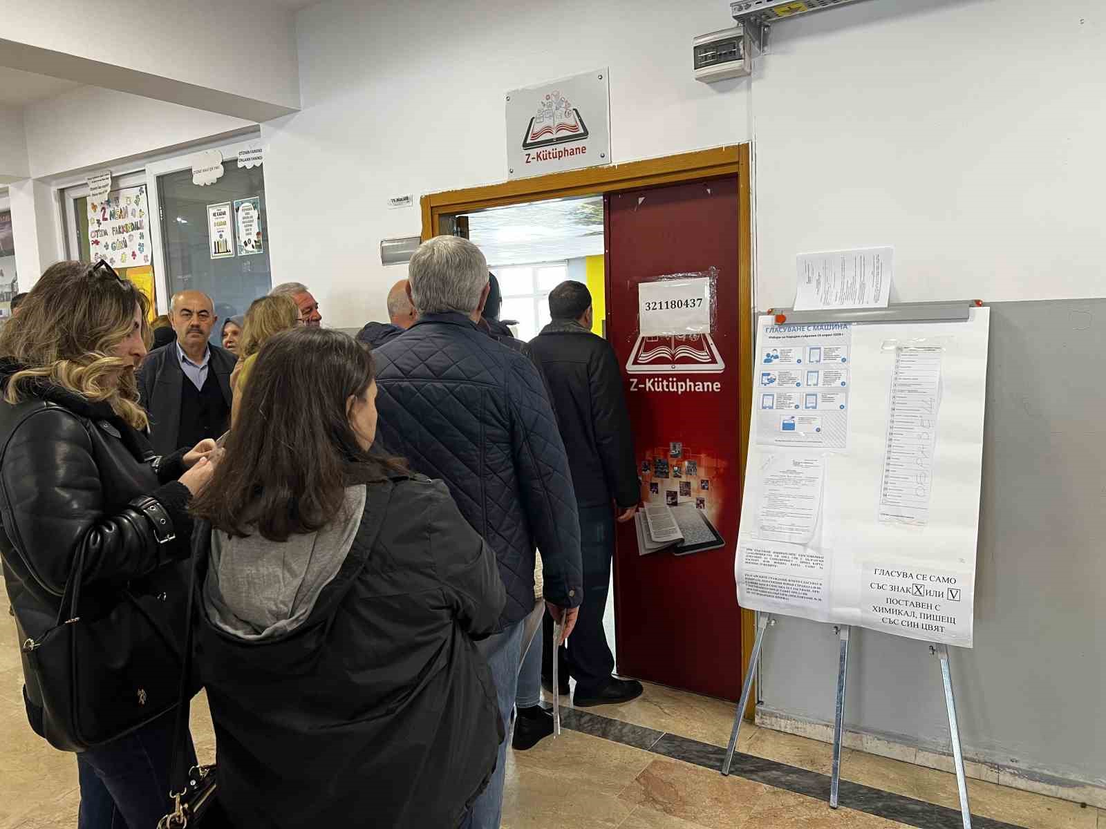 Bulgaristan 5 yılda 8’inci kez sandık başında: Türkiye’de 27 sandık kuruldu 7 bulgaristan 5 yilda 8inci kez sandik basinda turkiyede 27 sandik kuruldu 3 dpgZwP8K