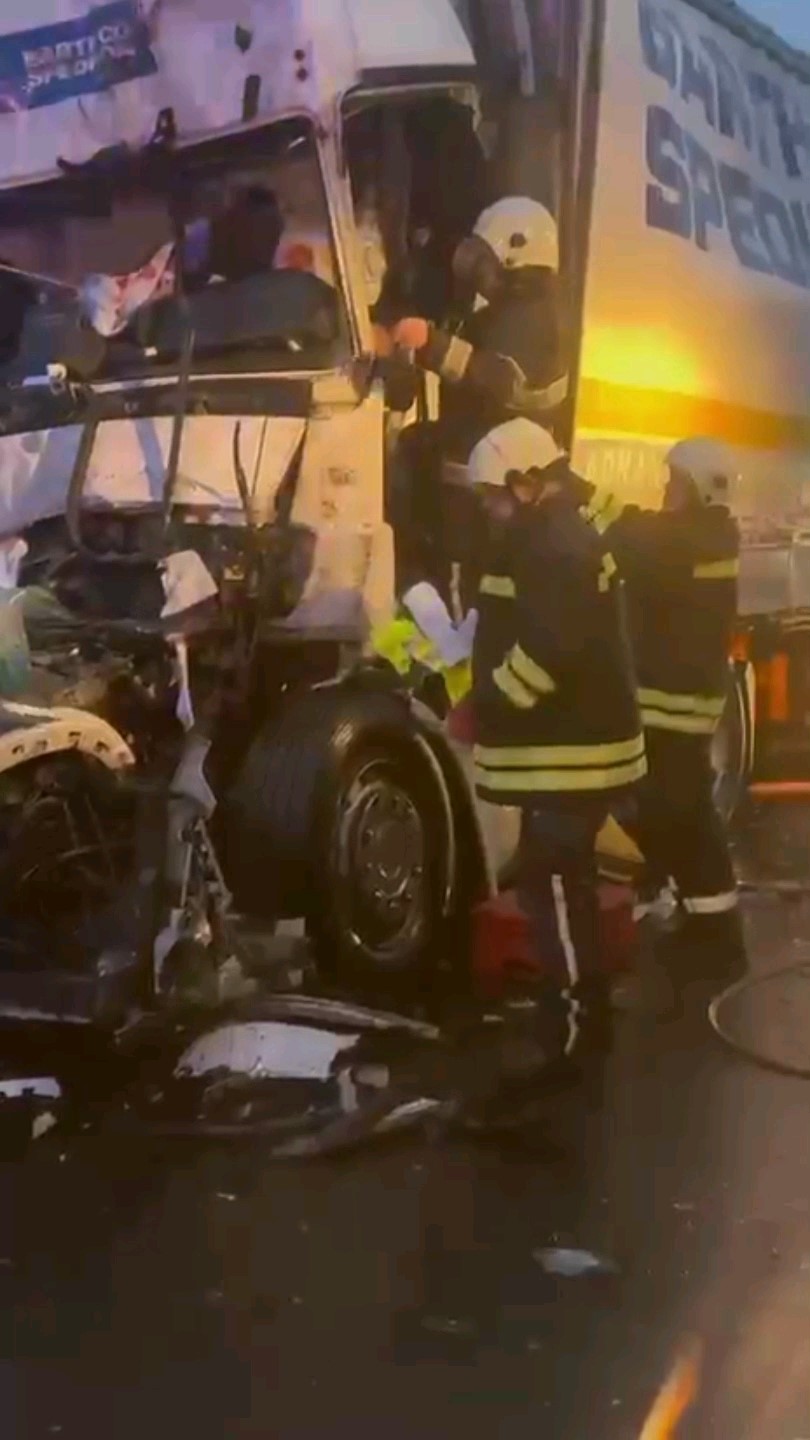 bulgaristan sinirinda moldova plakali araca arkadan carpan turk tir surucusu hayatini kaybetti 2 fMaJtdO4
