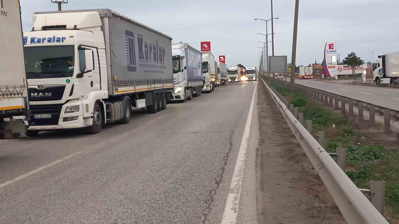 Bulgaristan’da aşırı sıcaklar nedeniyle ağır tonajlı araçlara geçici kısıtlama 4 bulgaristanda asiri sicaklar nedeniyle agir tonajli araclara gecici kisitlama 0 Kiwd7qGG