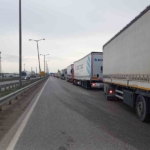 bulgaristanda-asiri-sicaklar-nedeniyle-agir-tonajli-araclara-gecici-kisitlama-v3H9VAMt.jpg