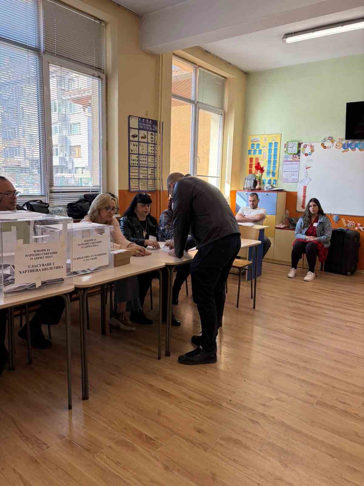bulgaristanda halk son 5 yilin sekizinci genel secimi icin sandik basinda 4 aTY71ldE