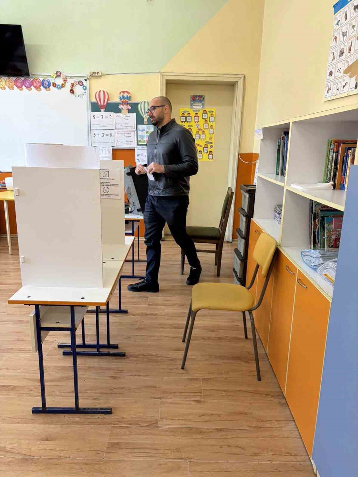 bulgaristanda halk son 5 yilin sekizinci genel secimi icin sandik basinda 8 ESRiVXmq