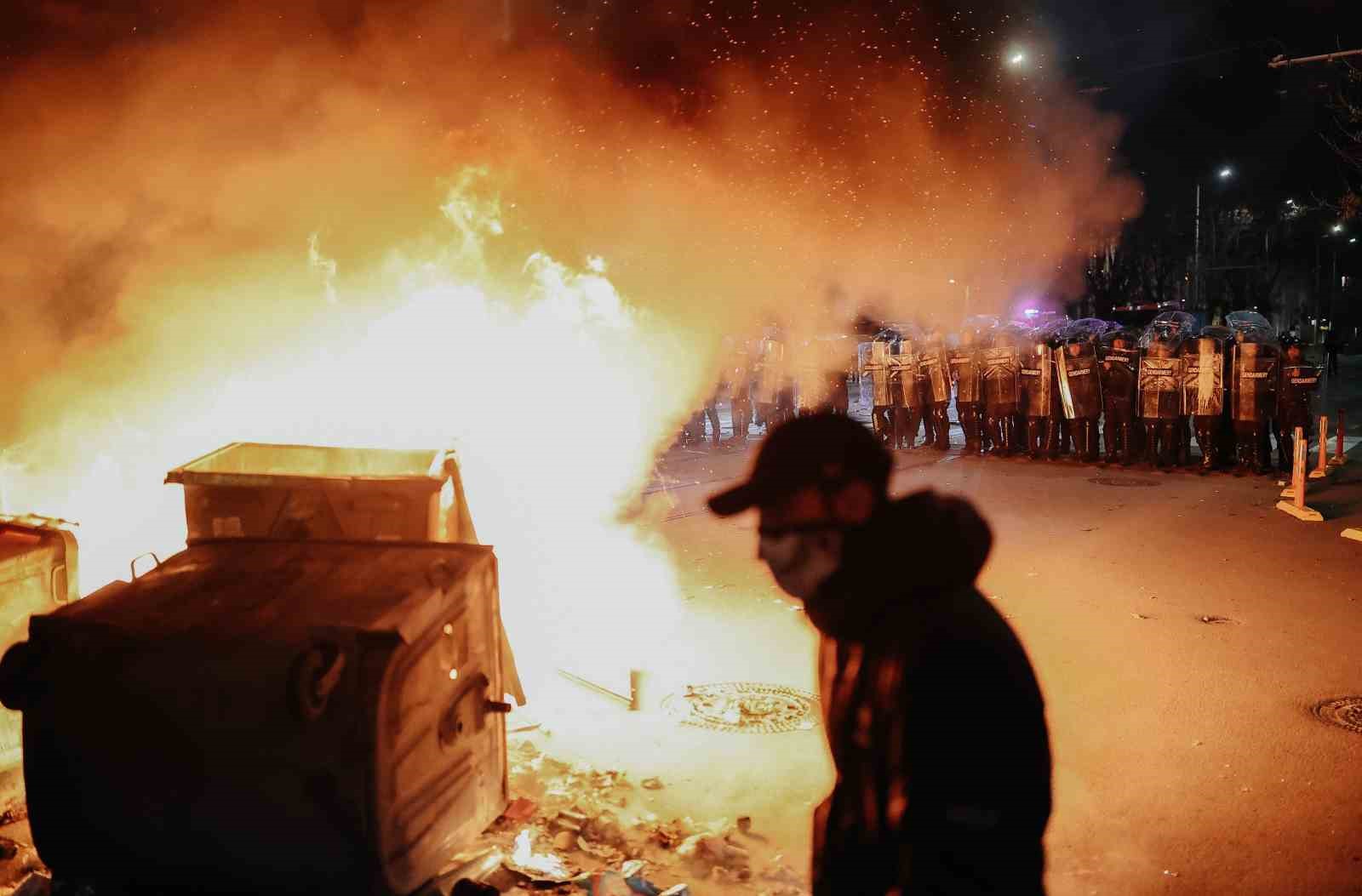 bulgaristanda hukumet karsiti protestolarda catisma 2 yarali 10 gozalti 3 JwiBSpAB