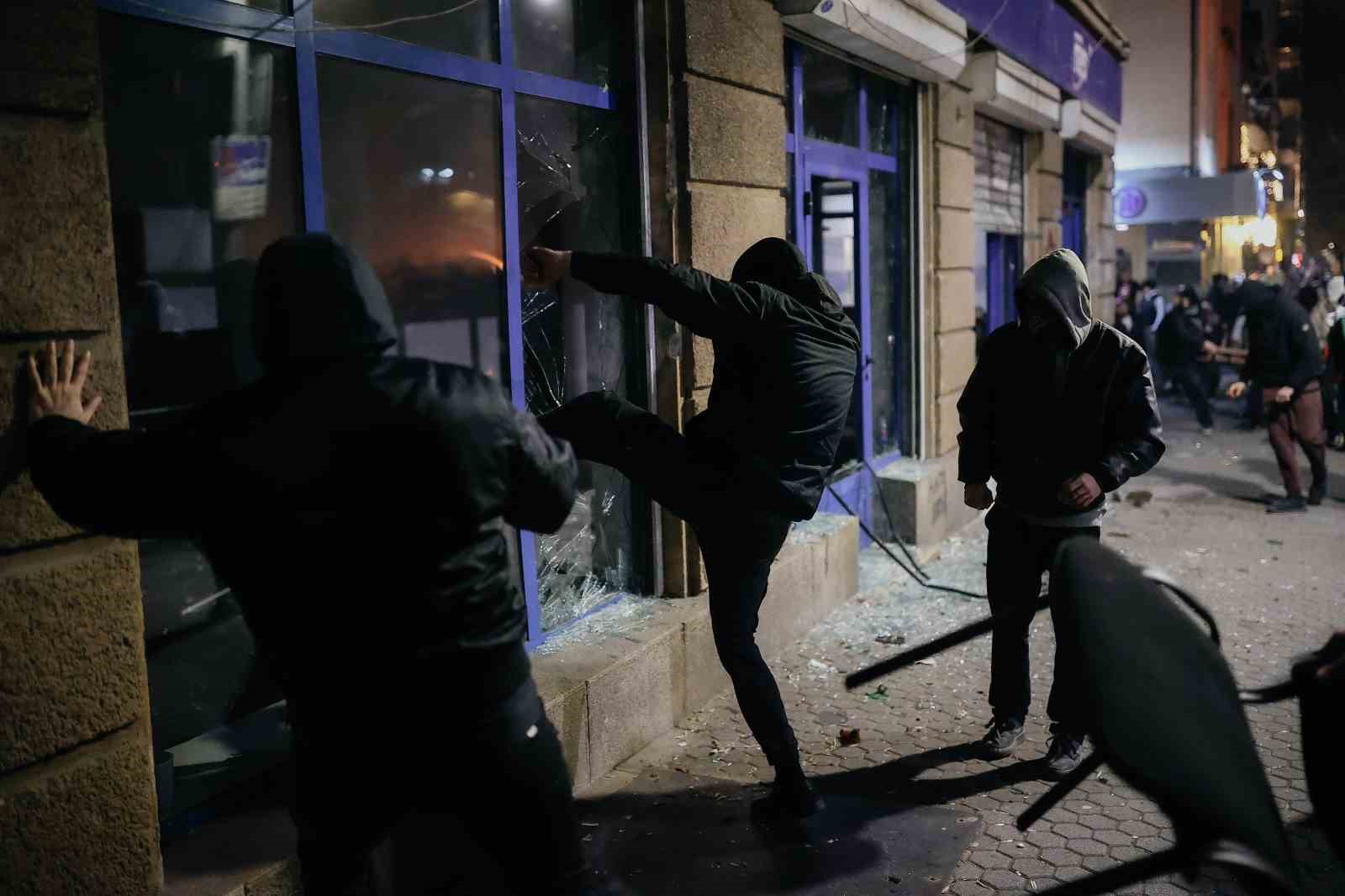 bulgaristanda hukumet karsiti protestolarda catisma 2 yarali 10 gozalti 4 KwpILqvy