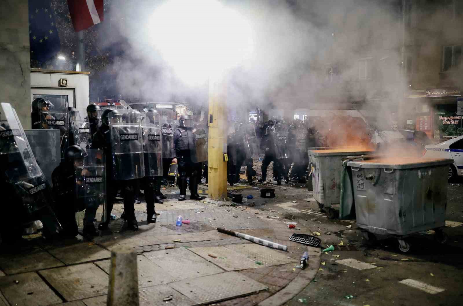 bulgaristanda hukumet karsiti protestolarda catisma 2 yarali 10 gozalti 5 XLCPRPdB