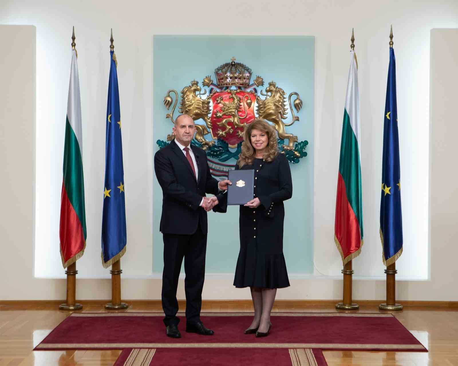 bulgaristanda secimlerin galibi radeve hukumeti kurma gorevi verildi 0 lG3z6G7T