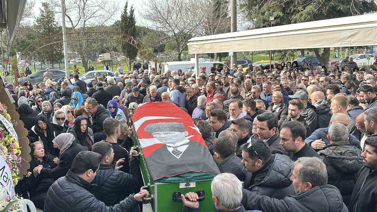 bulgaristanda trafik kazasinda hayatini kaybeden canakkaleli genc son yolculuguna ugurlandi 1 2vVtnFyt