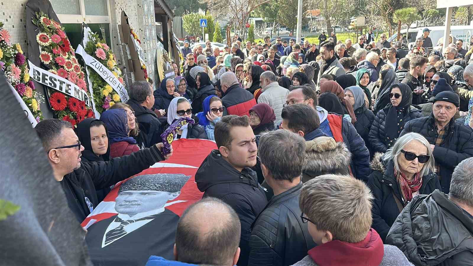 bulgaristanda trafik kazasinda hayatini kaybeden canakkaleli genc son yolculuguna ugurlandi 3
