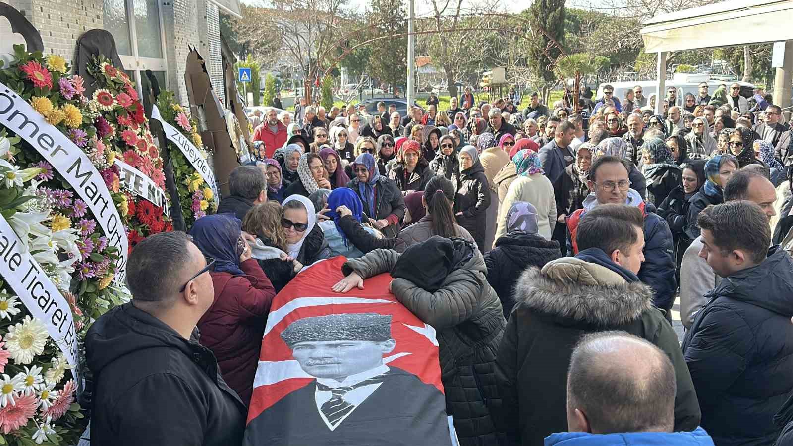 bulgaristanda trafik kazasinda hayatini kaybeden canakkaleli genc son yolculuguna ugurlandi 4 DIO9bh2Y