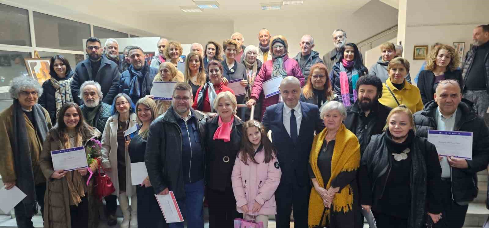 bulgaristanda yedi tepeler bulgar turk dostluk sergisi sanatseverlerle bulustu 0 sVta5Aic