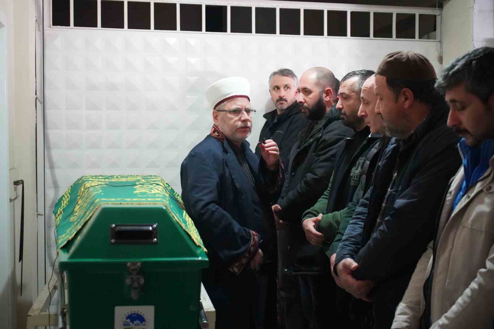 bulgaristandaki kazada hayatini kaybeden tir surucusu sakaryada defnedildi 1 Jn7HtCz4