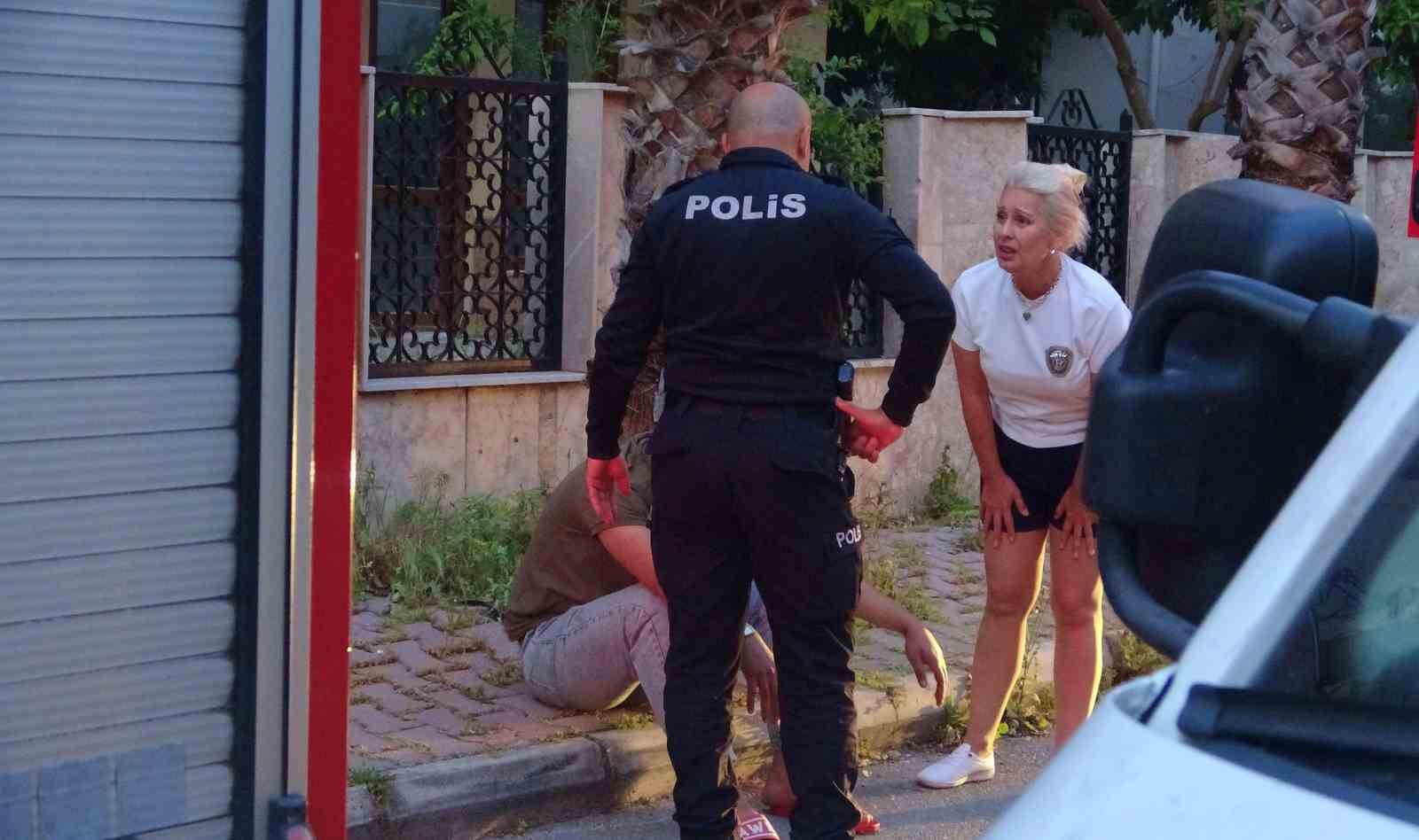 Bunalıma girip evini yakan genci ekipler kurtardı 8 bunalima girip evini yakan genci ekipler kurtardi 4