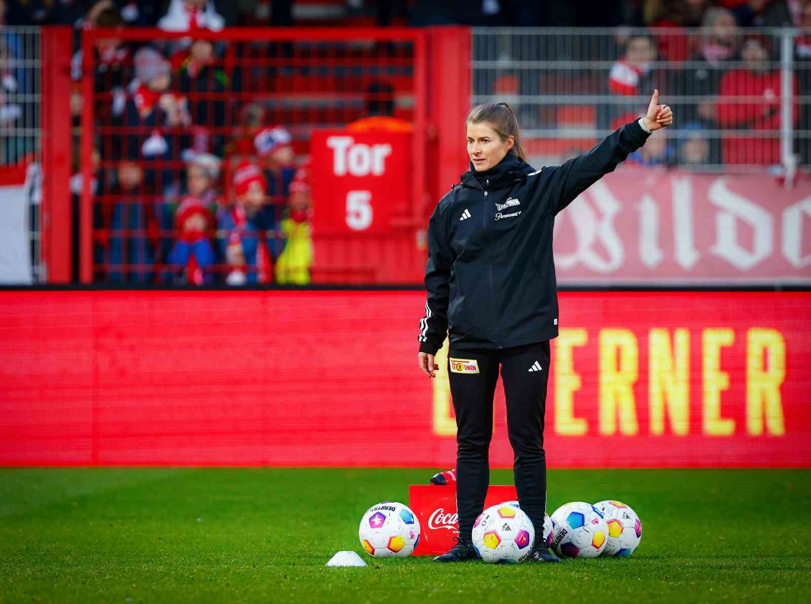 Bundesliga’nın ilk kadın teknik direktörü Marie-Louise Eta oldu 5 bundesliganin ilk kadin teknik direktoru marie louise eta oldu 1 94UkS7Ic