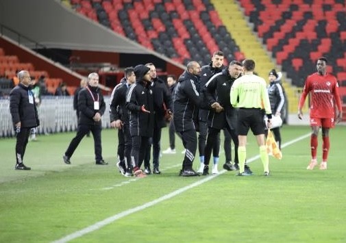 burak yilmaz futbol kamuoyu ve tum hakemlerimizden ozur diliyorum 1 qkn8NREW