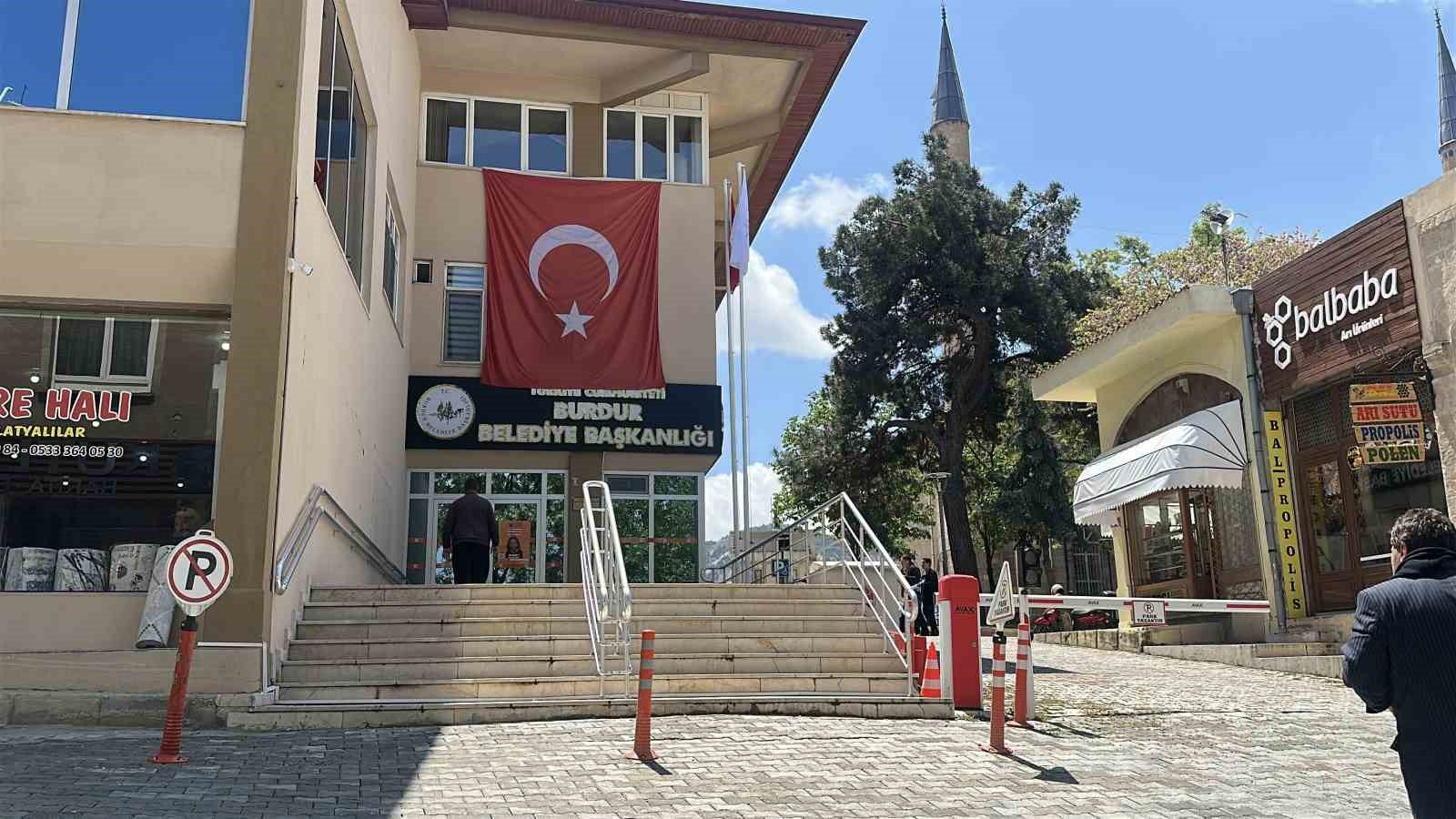 burdur belediyesine yonelik sorusturmada gorevi kotuye kullanma sucundan 51 sanik hakkinda hazirlanan iddianame kabul 27nt1ELR
