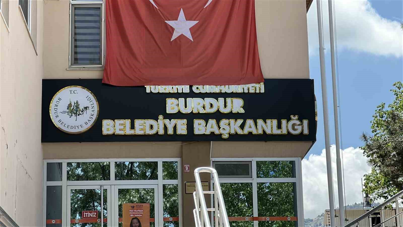 burdur belediyesine yonelik sorusturmada gorevi kotuye kullanma sucundan 51 sanik hakkinda hazirlanan iddianame kabul wPNs49jm