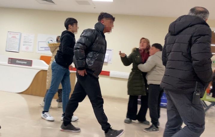 burdurda 17 yasindaki genclerin kavgasi kanli bitti 2 yarali 1 kSFmls3X