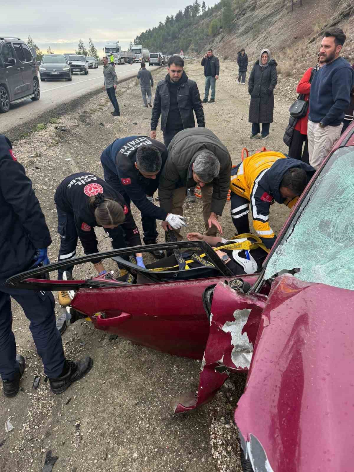 Burdur’da 3 otomobil çarpıştı: 4 yaralı 6 burdurda 3 otomobil carpisti 4 yarali 2 lF5WNleS