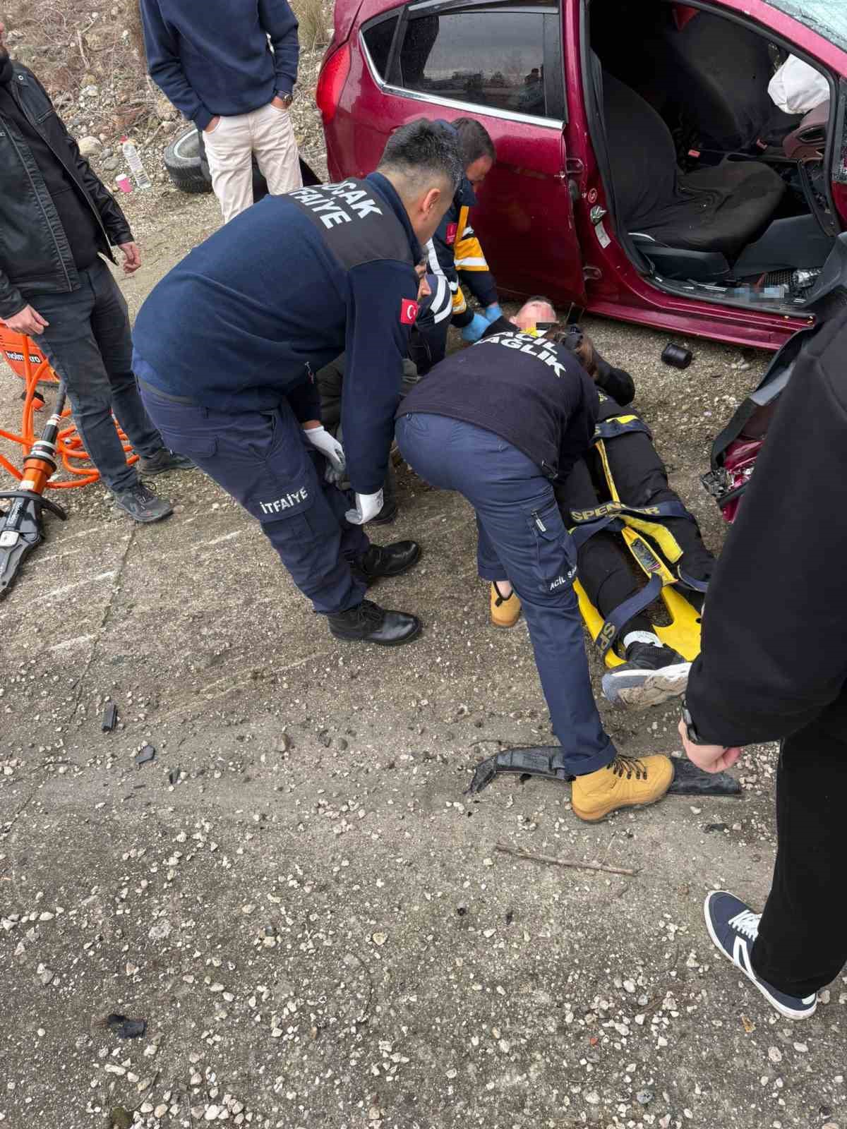 Burdur’da 3 otomobil çarpıştı: 4 yaralı 7 burdurda 3 otomobil carpisti 4 yarali 3 gq8GpF8E