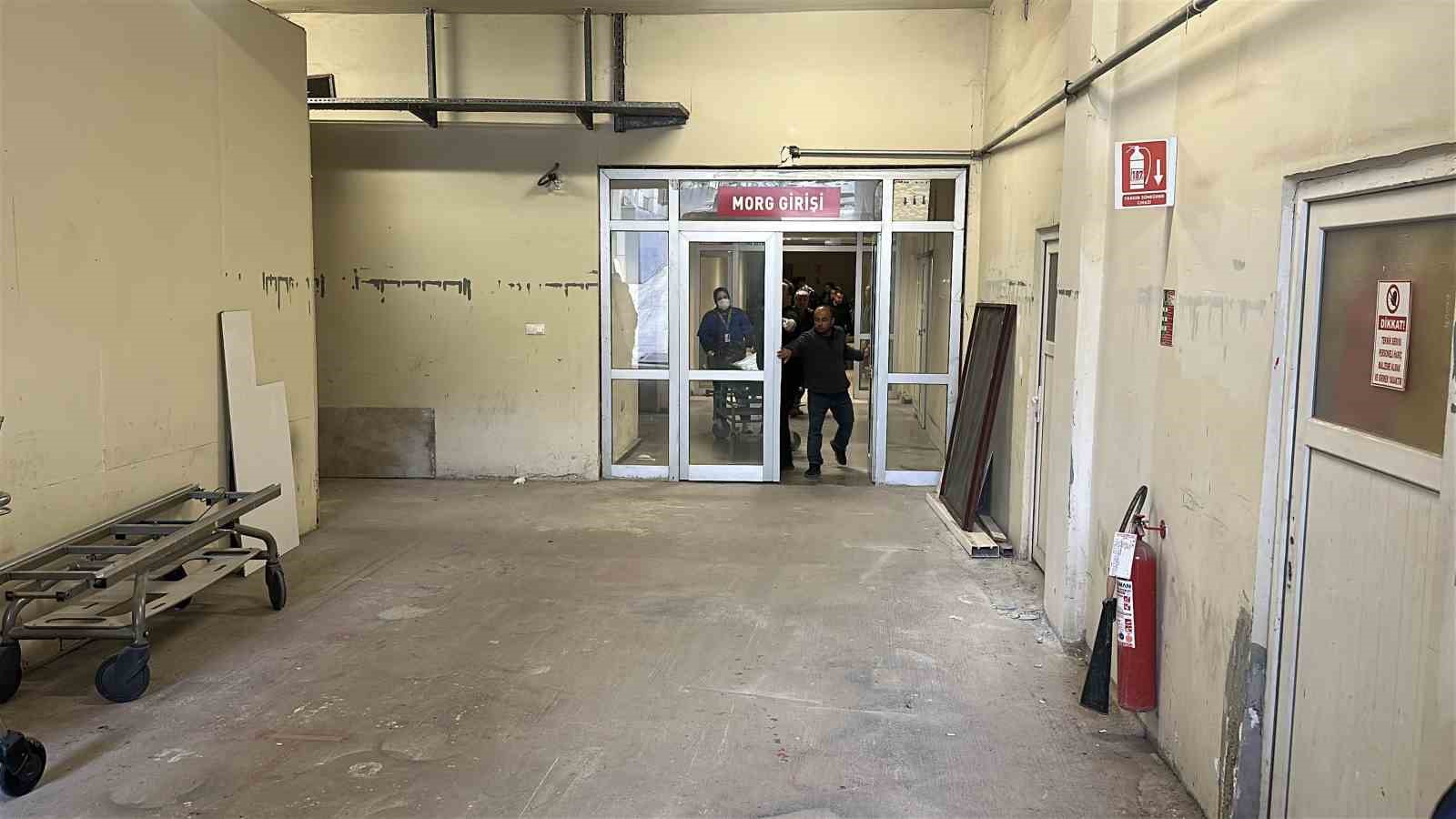 burdurda 7 kisinin hayatini kaybettigi kazada aileler cenazelerini gozyaslariyla teslim aldi 2