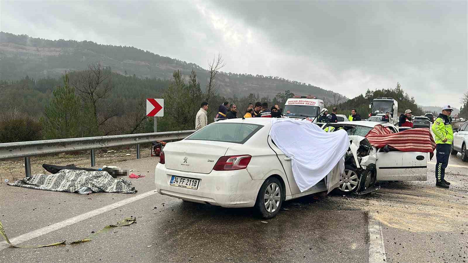 burdurda 7 kisinin hayatini kaybettigi kazada isimler belli oldu 6 lg3mNNKg