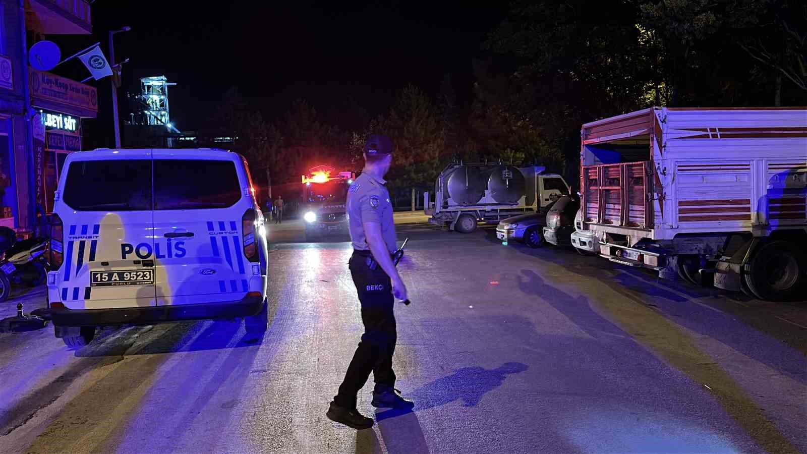 Burdur’da aracın içinde hareketsiz bulunan genç hastanede hayatını kaybetti 4 burdurda aracin icinde hareketsiz bulunan genc hastanede hayatini kaybetti 0 SvJEwLke