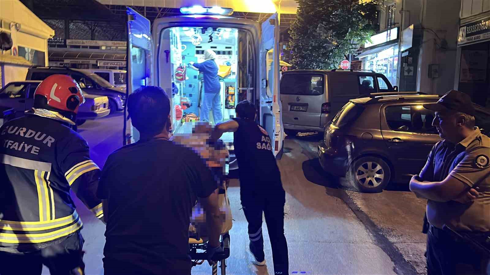 Burdur’da aracın içinde hareketsiz bulunan genç hastanede hayatını kaybetti 7 burdurda aracin icinde hareketsiz bulunan genc hastanede hayatini kaybetti 3
