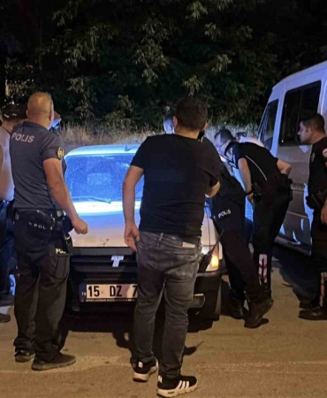 burdurda-aracin-icinde-hareketsiz-bulunan-genc-hastanede-hayatini-kaybetti-FikwOwak.jpg