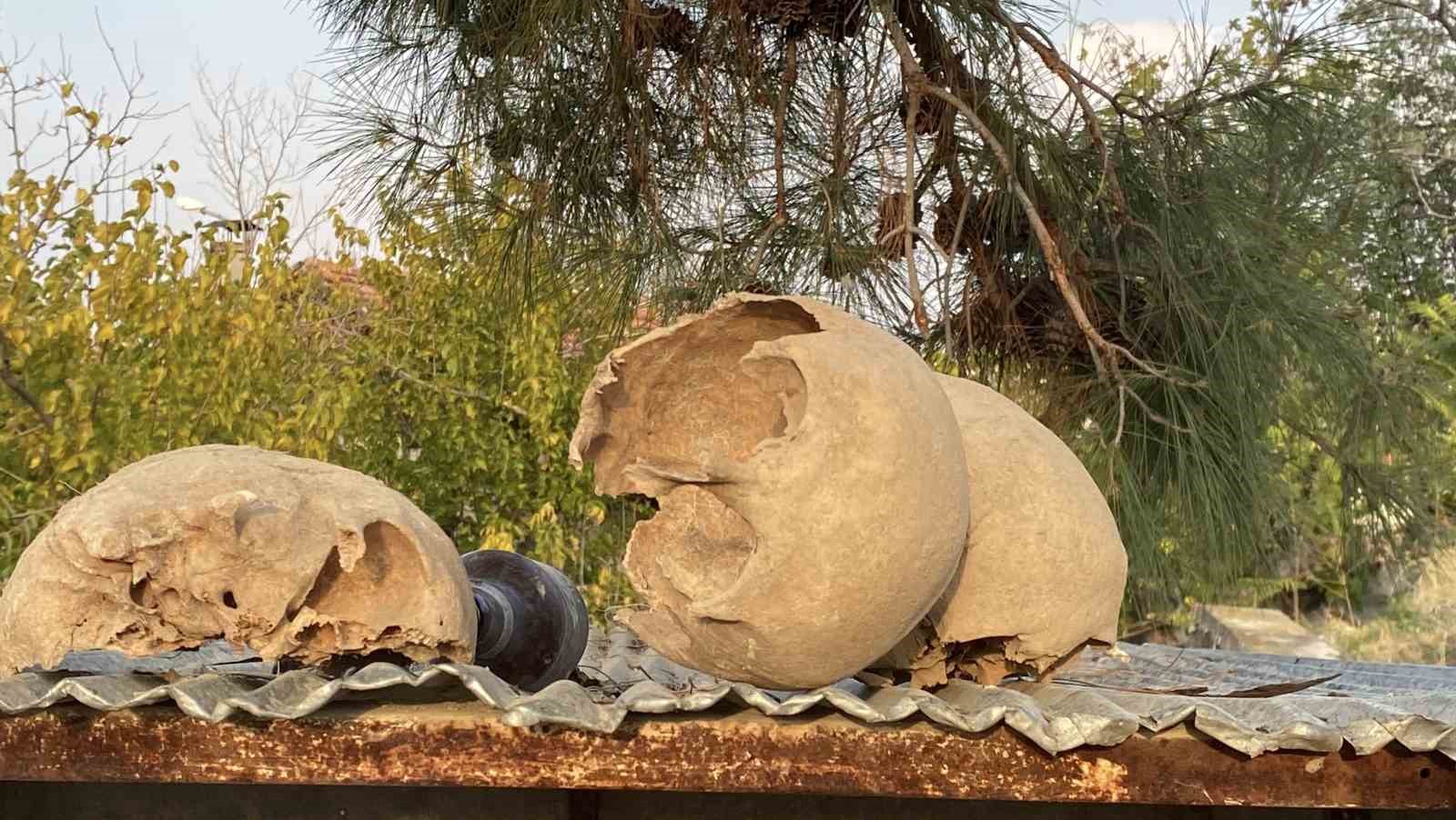 Burdur’da belediyenin kazı çalışması sırasında insan kemikleri bulundu 7 burdurda belediyenin kazi calismasi sirasinda insan kemikleri bulundu 3 yFq5QDug