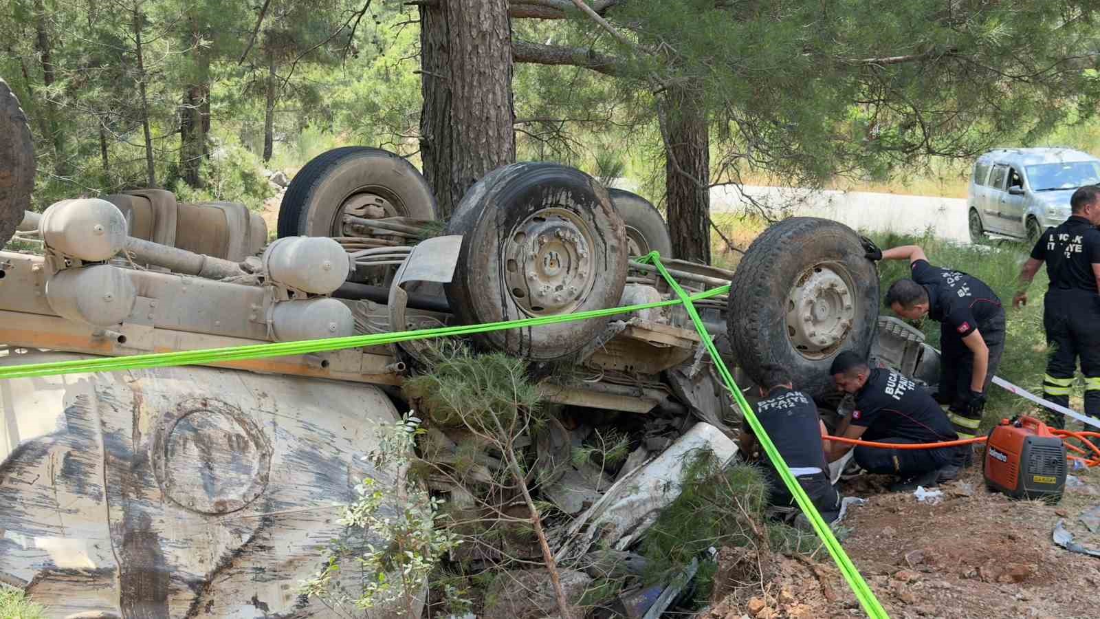 burdurda beton mikseri devrildi 2 yarali 0 dCUZfHms