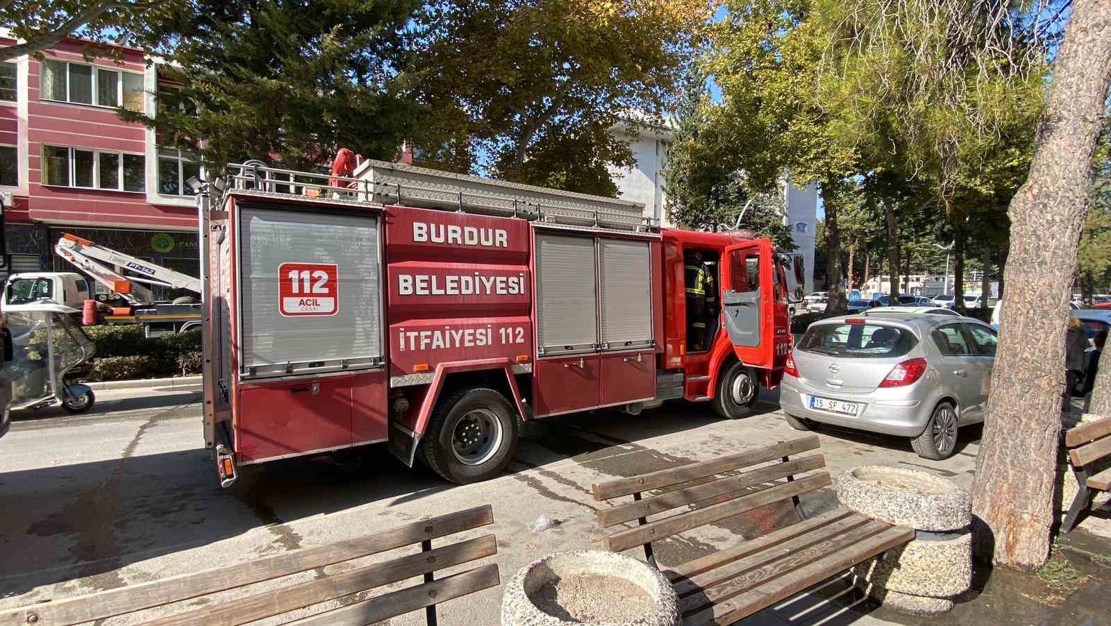 burdurda cami minaresinde yangin korkuttu 2 NJaBa3mw
