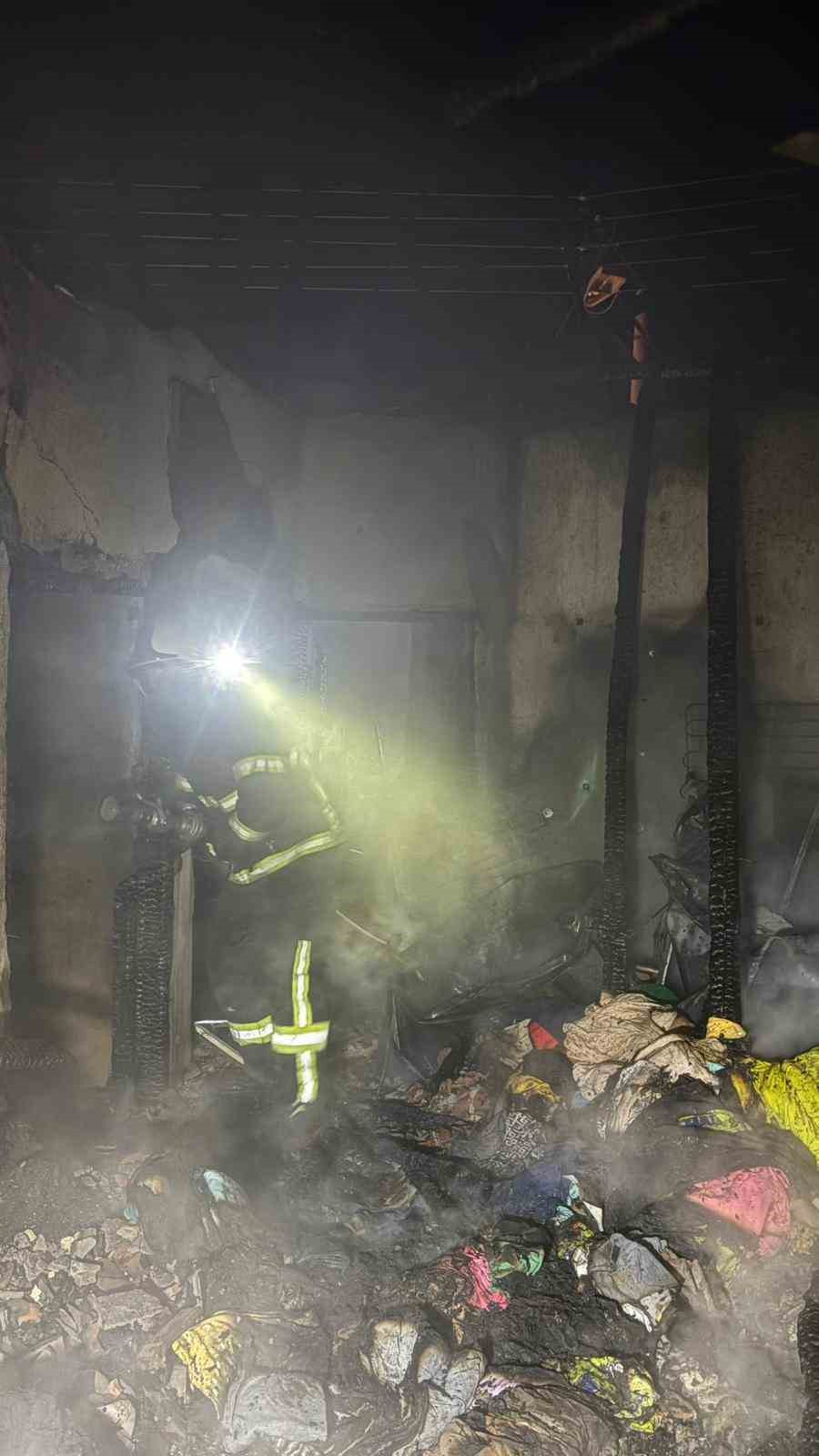 burdurda cikan yanginda ev kule dondu 5 kisi kurtuldu 3 1s6IQfLX