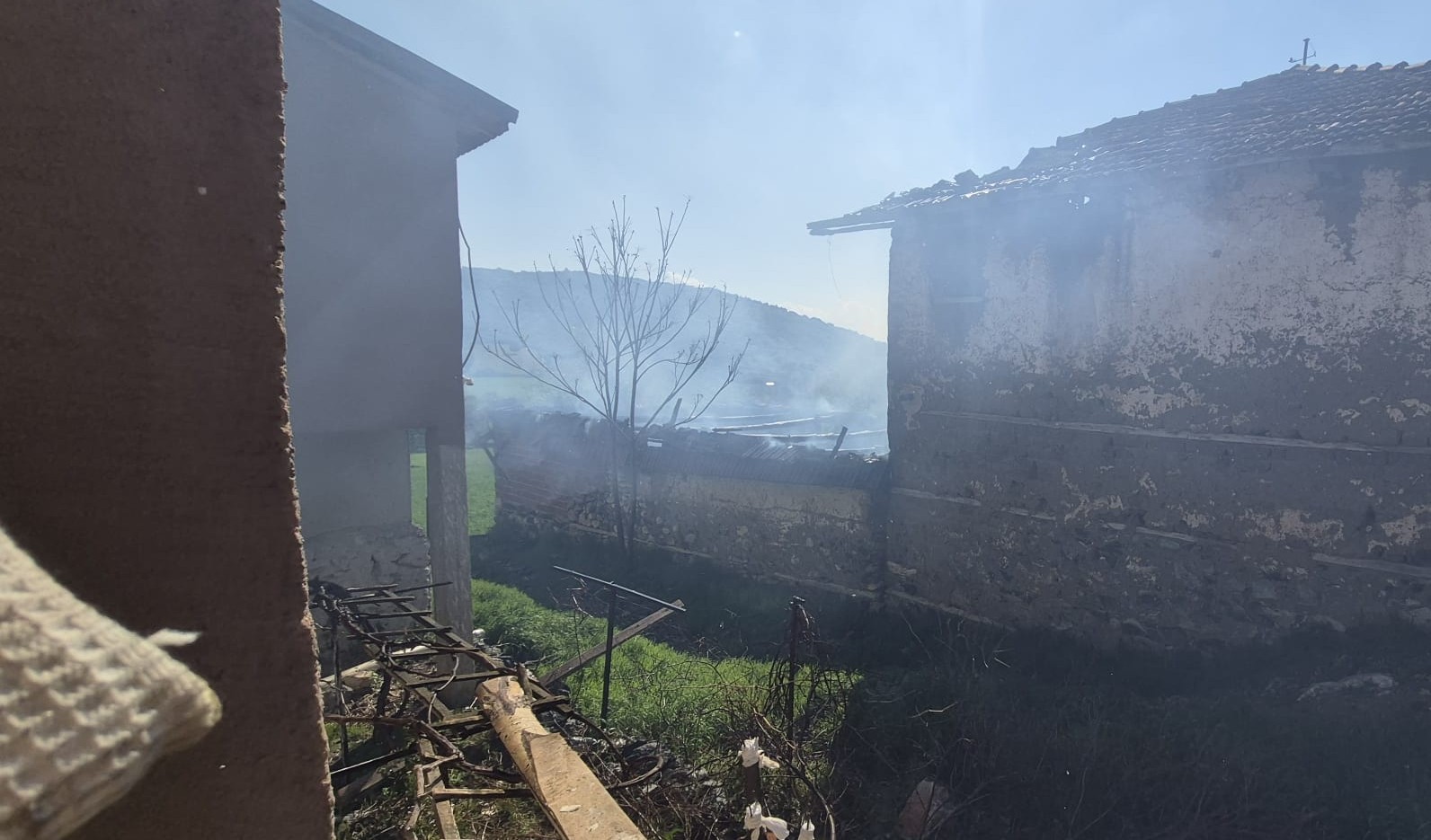 burdurda cikan yanginda ev ve ahir zarar gordu 1 XXGPLOuk