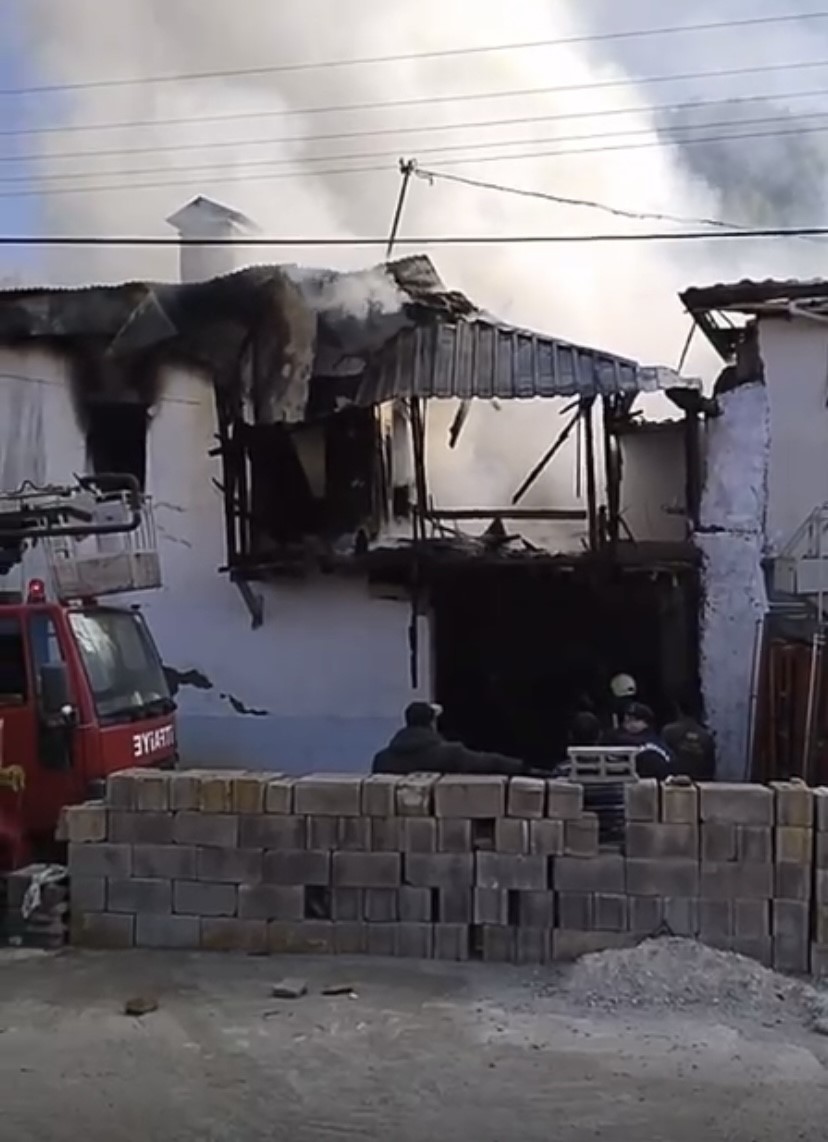 Burdur’da çıkan yangında yaşlı çift hayatını kaybetti 5 burdurda cikan yanginda yasli cift hayatini kaybetti 1 z2kkVD3E