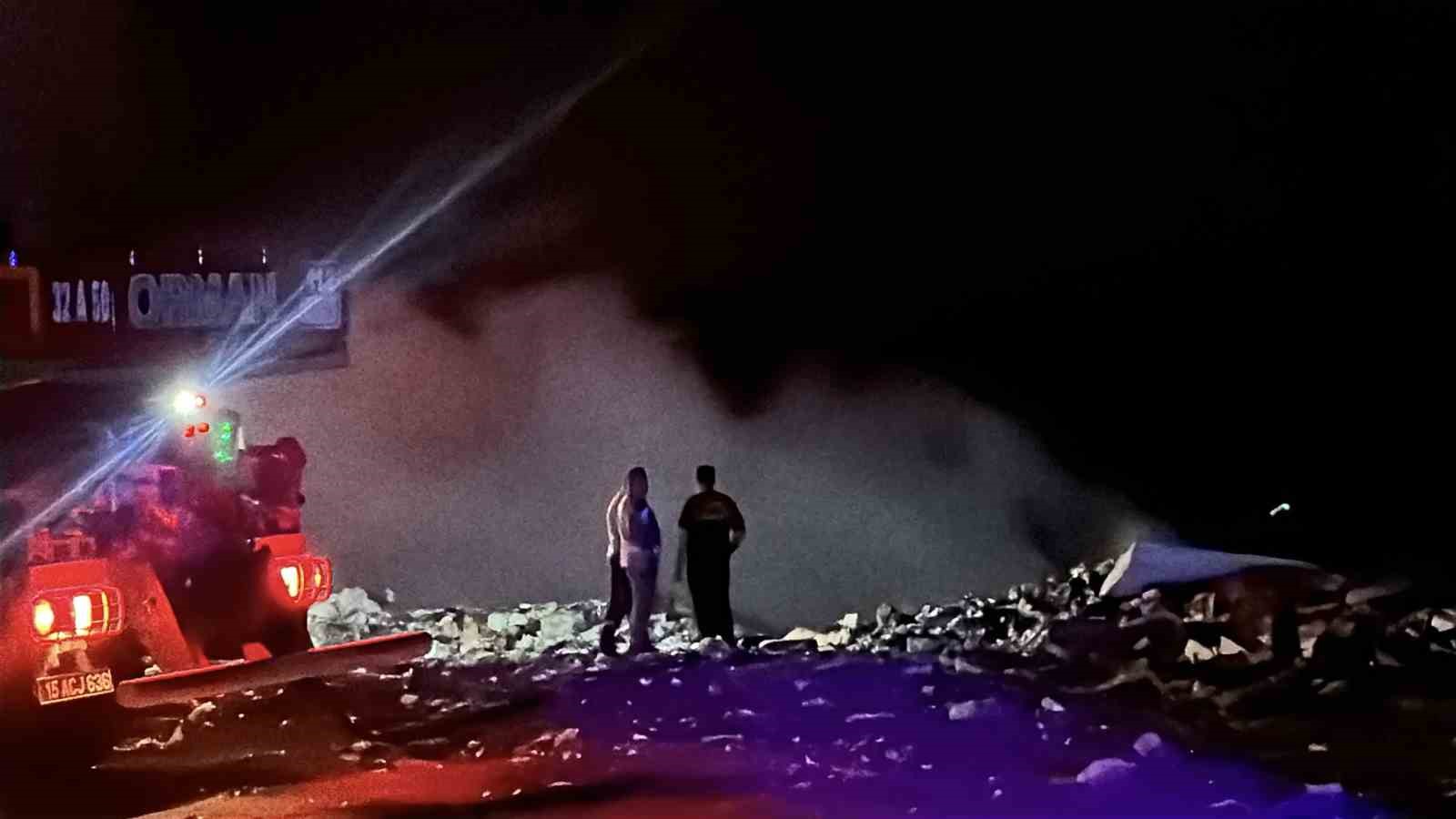 Burdur’da çöp depolama alanında yangın 6 burdurda cop depolama alaninda yangin 2 tjdv3TAa