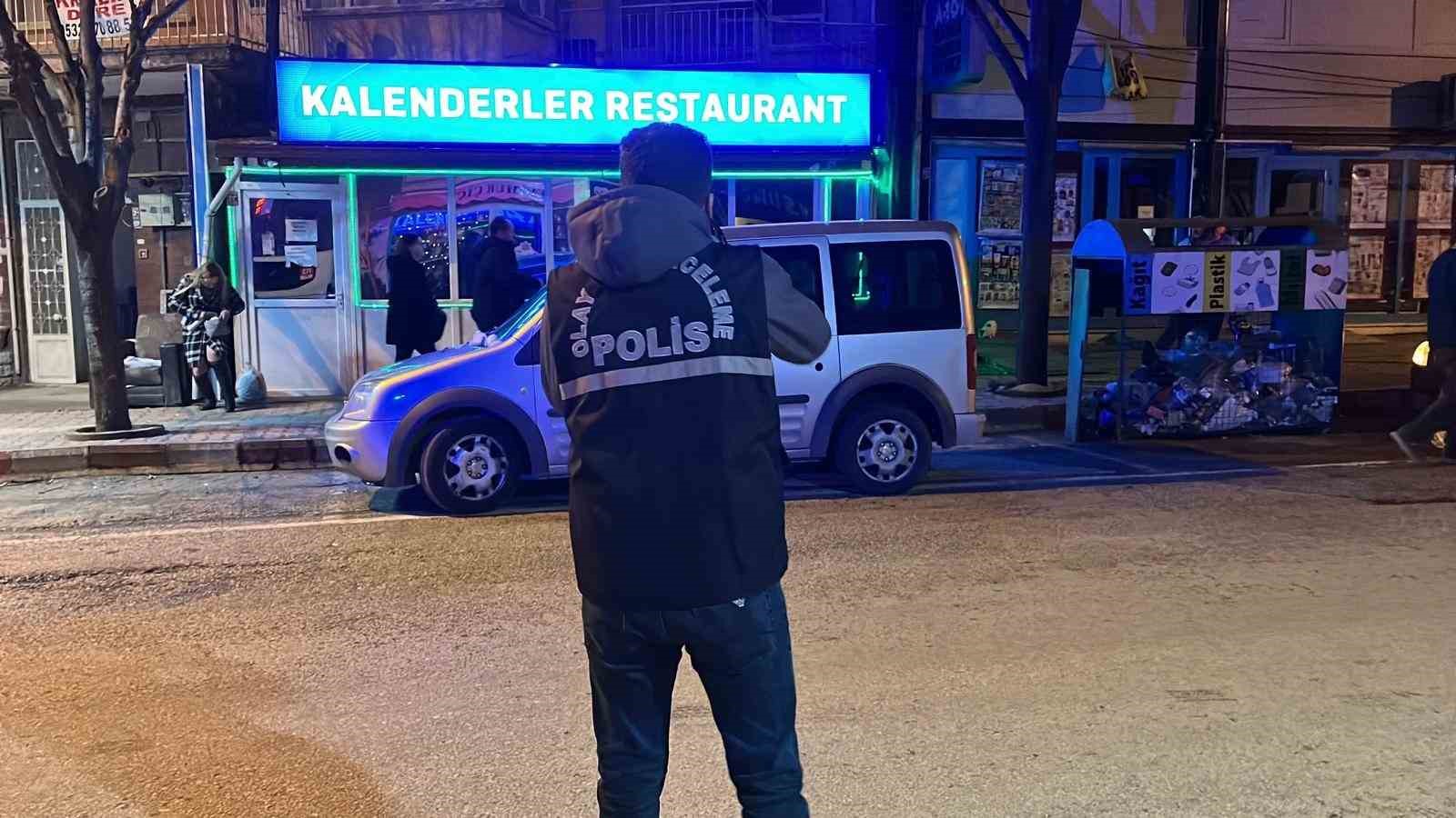 Burdur’da eğlence mekanında çıkan kavgada 2 kişi bıçaklandı 6 burdurda eglence mekaninda cikan kavgada 2 kisi bicaklandi 2 2CgJCzfh