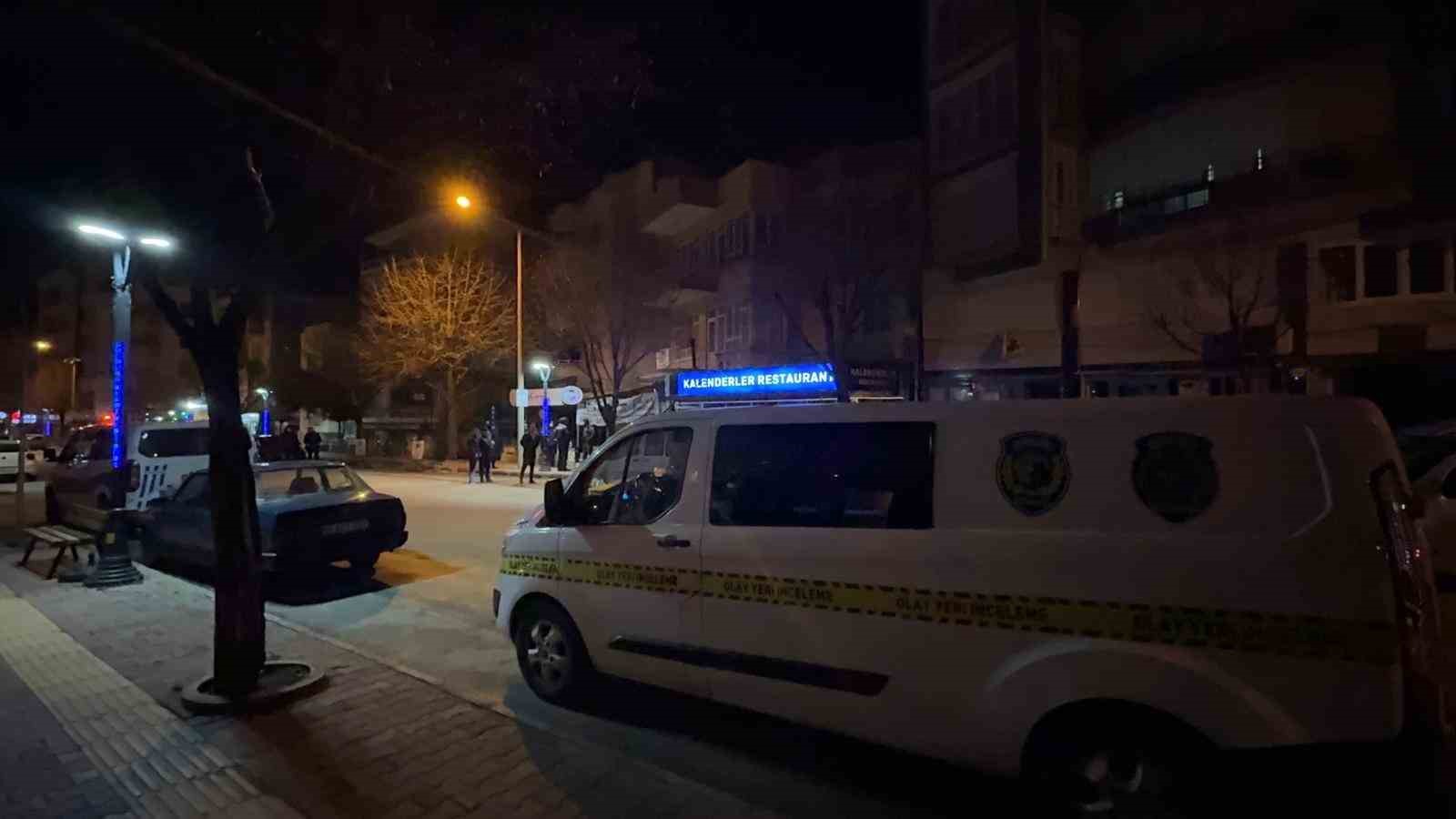 Burdur’da eğlence mekanında çıkan kavgada 2 kişi bıçaklandı 7 burdurda eglence mekaninda cikan kavgada 2 kisi bicaklandi 3 49MLXJjp