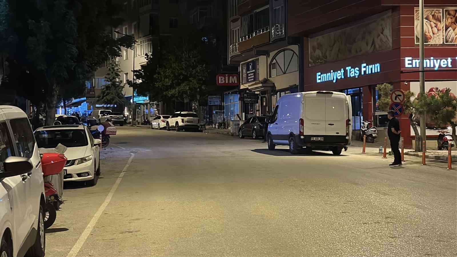 burdurda funyeyle patlatilan valizden esyalar cikti 3 K3lkIHTW