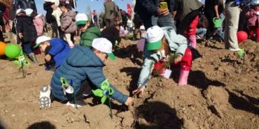 burdurda-gelecege-nefes-insanliga-nefes-diyerek-13-bin-fidan-toprakla-bulusturuldu-e5ujclb8.jpg