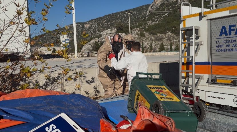 burdurda gercegini aratmayan yangin ve kbrn tatbikati 2 A3EMRzaC