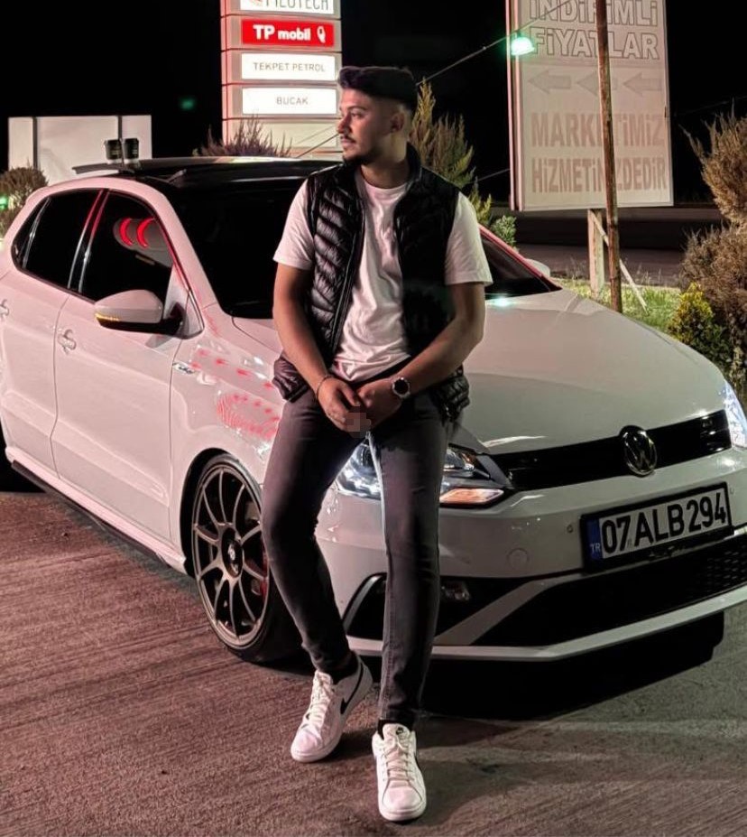 burdurda kamyonet ile carpisan otomobil hurdaya dondu 1 olu 1 yarali 3 ONwCrfMu