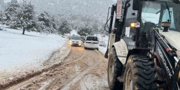 burdurda-karda-mahsur-kalanlar-kurtarildi-GmdC5Hsw.jpg