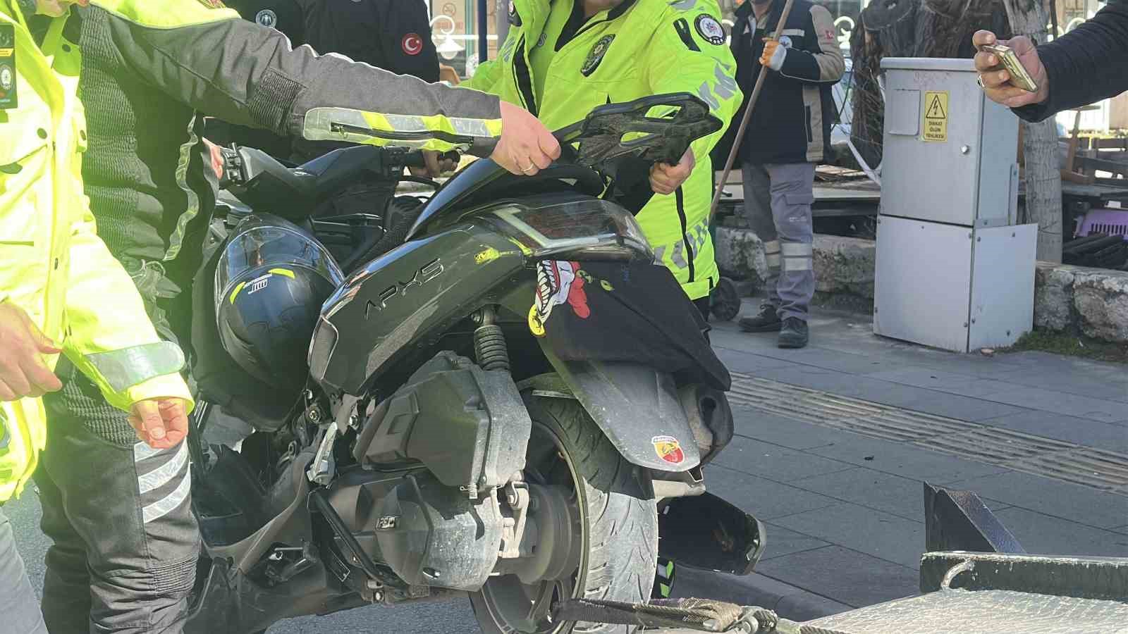 burdurda kazada agir yaralanan motosiklet surucusunden aci haber 3