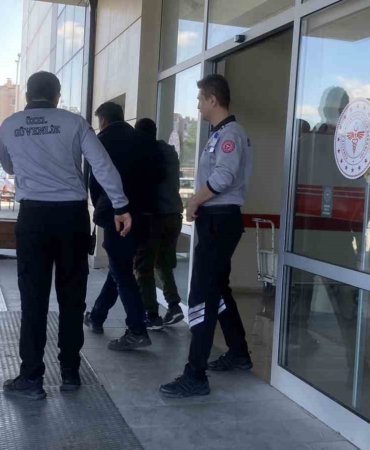 burdurda-kolunu-hisar-makinesine-kaptiran-isci-agir-yaralandi-UxIfD1nX.jpg