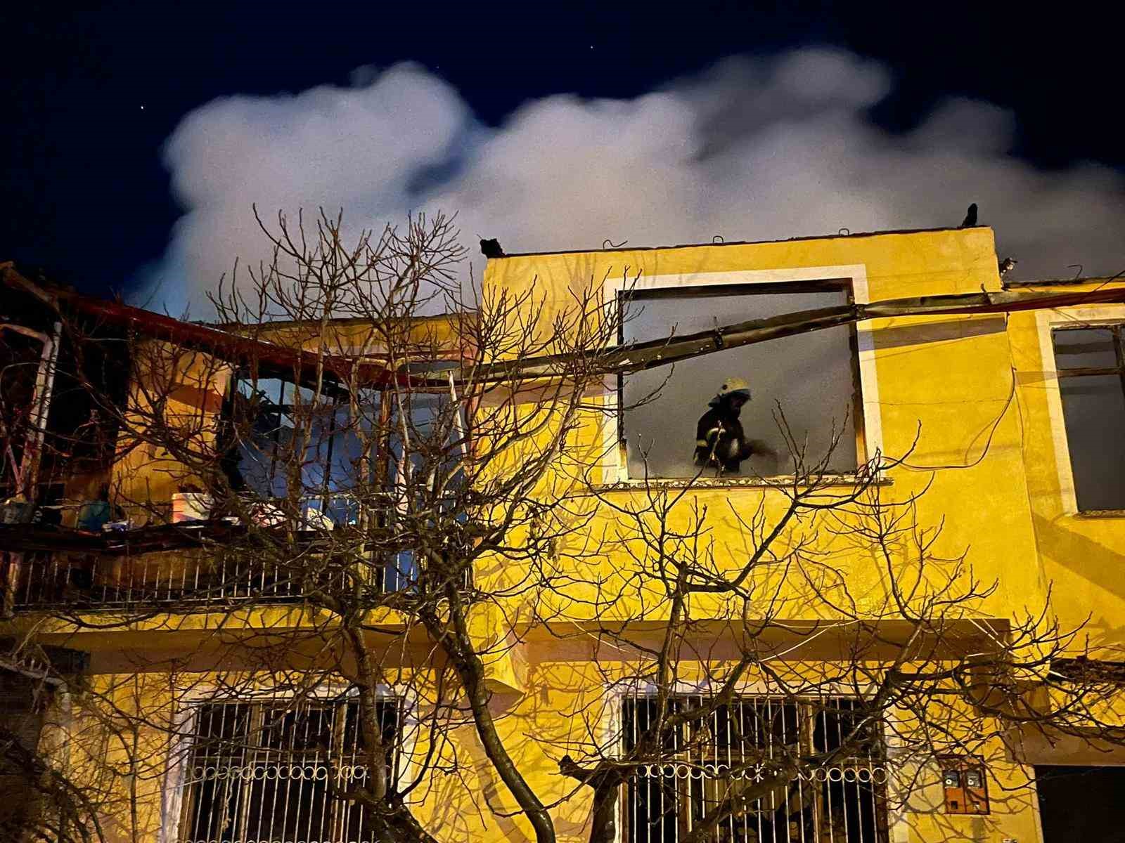 burdurda koyde cikan yanginda 2 ev 1 ahir kullanilmaz hale geldi 5 JZ93jHfb